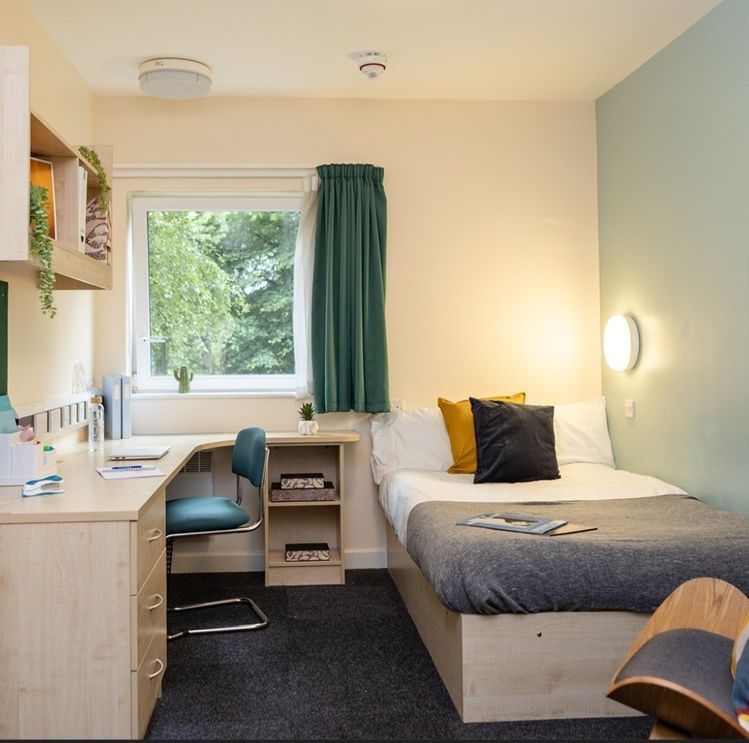 RoomQuest hero background